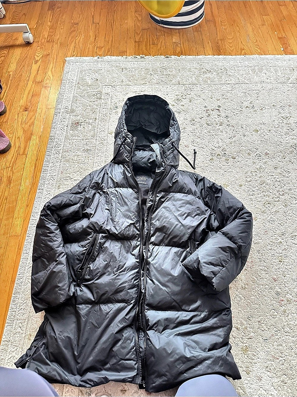 Zara Hooded Puffer Jacket in Black Size Medium
